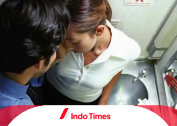 Setelah Berhubungan Sex di Toilet Pesawat, Pasangan Ini Keluar dengan Senyum Kemenangan
