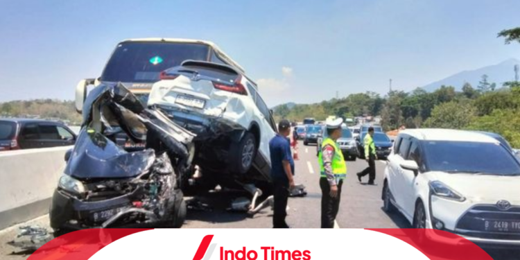 Kecelakaan di Tol Semarang-Solo Terjadi Secara Beruntun, Melibatkan 6 Kendaraan dan Ada yang Tumpang Tindih