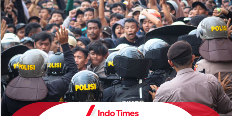 Kericuhan Supporter PSIS Semarang Berbuntut Pembakaran Sebuah Sepeda Motor 1 Kericuhan Supporter PSIS Semarang