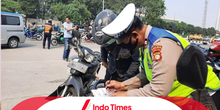 Polisi Razia Uji Emisi: Tidak Lolos? Siap-siap Kena Tilang! 1 Polisi Razia Uji Emisi: Tidak Lolos? Siap-siap Kena Tilang!