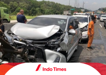 Tabrakan di Tol MBZ, Libatkan 8 Mobil Dalam Kecelakaan Beruntun
