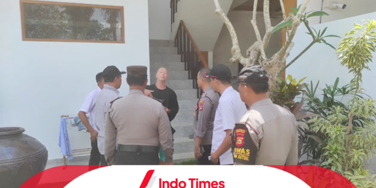 Atlet Parkur Rusia Bugil di Jalanan Kuta Bali, Masyarakat Resah 1 Atlet Parkur Rusia Bugil di Jalanan Kuta Bali, Masyarakat Resah