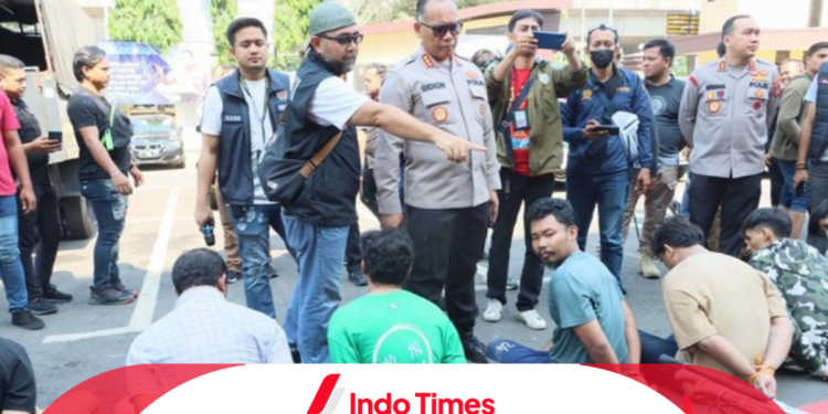 34 Orang Ditangkap Saat Operasi Lapak Narkoba Kampung Bahari. 1,6 Kilogram Sabu dan 5,7 Kilogram Ganja Kering Berhasil Disita 1 34 Orang Ditangkap Saat Operasi Lapak Narkoba Kampung Bahari. 1,6 Kilogram Sabu dan 5,7 Kilogram Ganja Kering Berhasil Disita