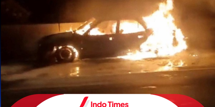 Sedan Meledak di Tol Purbaleunyi, Pengemudia Meninggal Dunia 1 Sedan Meledak di Tol Purbaleunyi, Pengemudia Meninggal Dunia