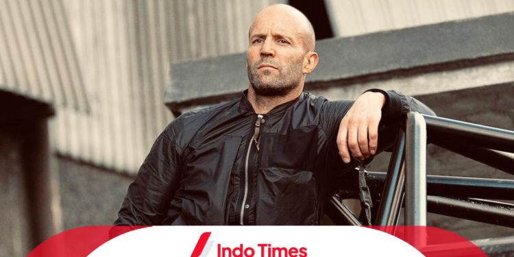 Bela Palestina, Jason Statham Pasang Bendera Palestina di Kap Mobil Mewah Miliknya