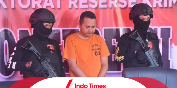 Pelaku Penipuan Penerimaan Akpol Ditangkap, Kerugian Mencapai Rp4 Miliar. Korban Ada Artis Juga! 1 Pelaku Penipuan Penerimaan Akpol Ditangkap, Kerugian Mencapai Rp4 Miliar. Korban Ada Artis Juga!