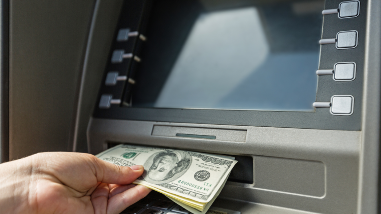 Saldo ATM Minus: Arti, Penyebab, dan Cara Mencegahnya - IndoTimes
