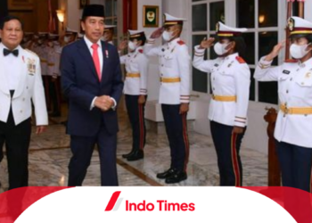 Jokowi Pimpin Upacara Parade Senja TNI ke-78, Bersama Prabowo dan SBY