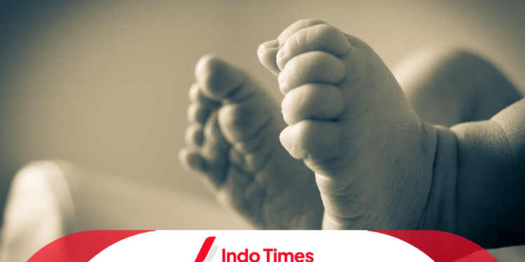 Viral! Bayi Ditenggelamkan di Ember Penuh Air oleh Ibunya, Demi Konten? 1 Viral! Bayi Ditenggelamkan di Ember Penuh Air oleh Ibunya, Demi Konten?