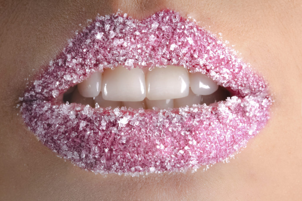Membuat bibir tetap terhidrasi Cara Membuat Bibir Pink Alami dan Lembut