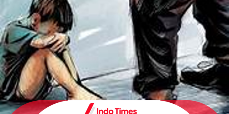 Pemuda di Kubu Raya Sodomi 6 Anak-Anak dan 3 Orang Dewasa, Ancam Korban dengan Celurit 1 Pemuda di Kubu Raya Sodomi 6 Anak-Anak dan 3 Orang Dewasa, Ancam Korban dengan Celurit