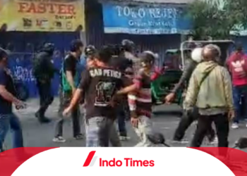 Bentrok Antara Simpatisan PDIP dan GPK, Lempar Batu dan Bakar 6 Unit Mobil