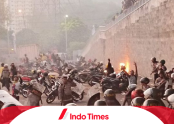 Kerusuhan Usai Duel Gresik United Vs Deltras, Polisi dan Suporter Terluka Parah