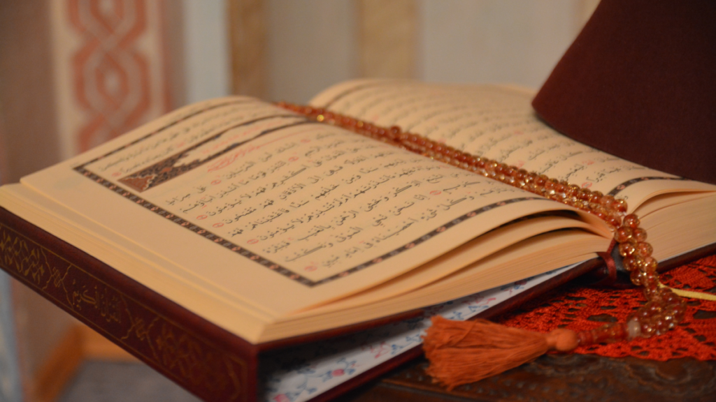 Makna dan Pesan Surat Al-Falaq