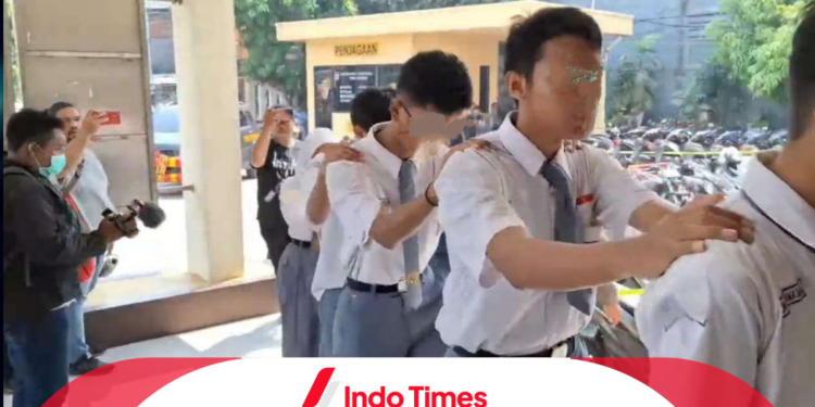 Teror bom Pelajar SMA