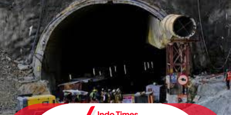 Terowongan Ambruk di India, Puluhan Orang Terjebak Belum Diselamatkan 