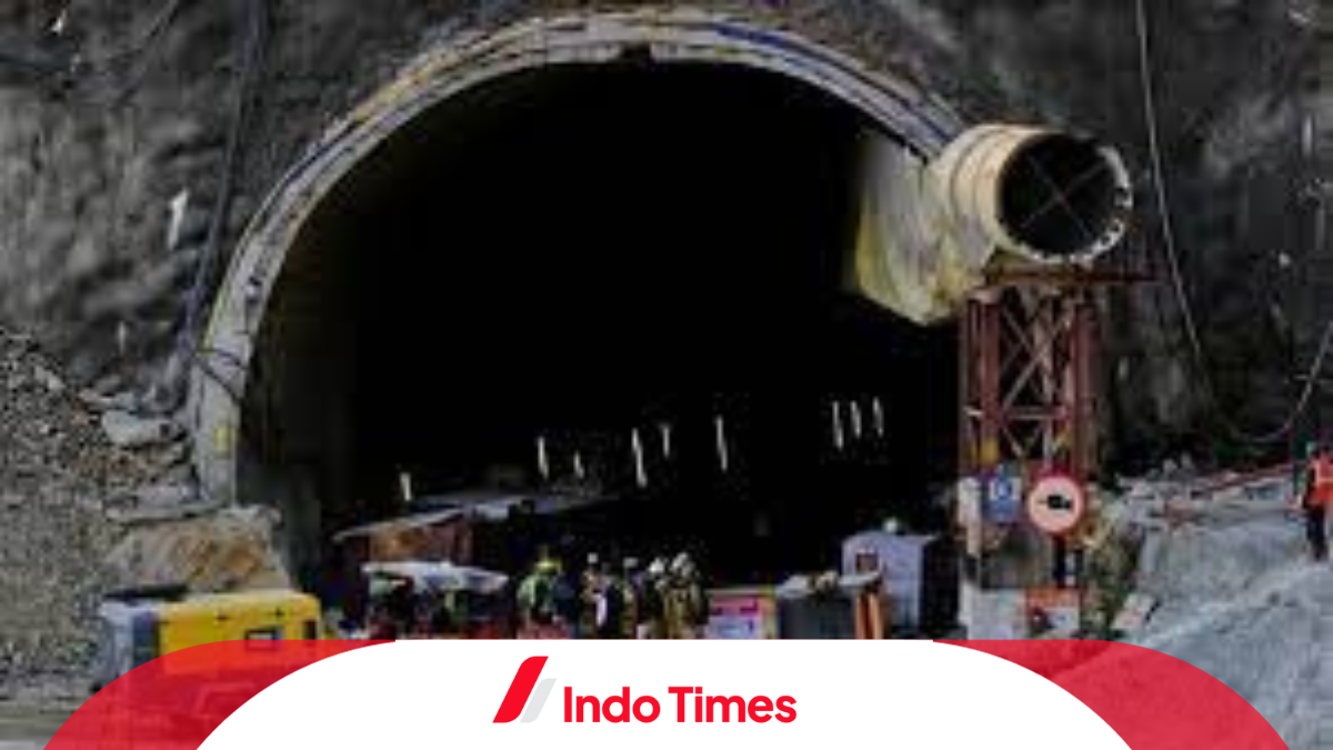 Terowongan runtuh di India, puluhan orang terjebak tidak diselamatkan