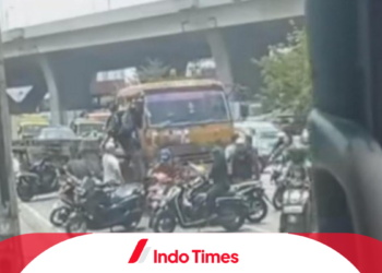Sopir Truk Dipukuli Massa Buruh yang Sedang Demonstrasi. Buruh Tak Terima Dianggap Membuat Kemacetan